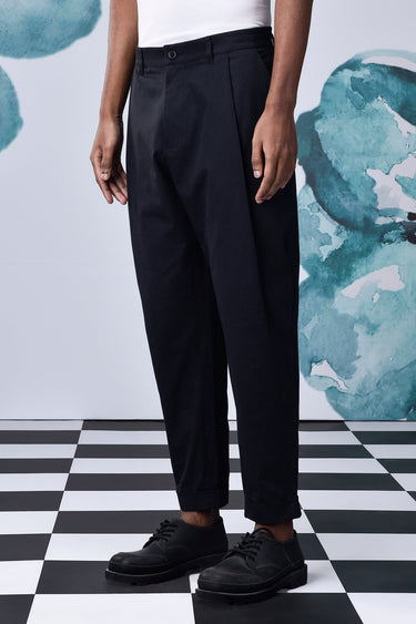 Cotton Twill Carrot Fit Pants- Black