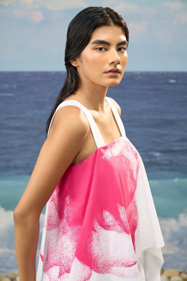 Oversized shirt for women with relaxed fit and boxy silhouette
