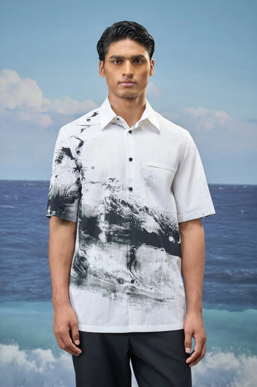 Black and white shirt for men with relaxed fit and clean silhouette