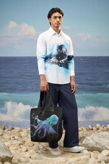 Blue and white cotton poplin shirt for men with abstract print