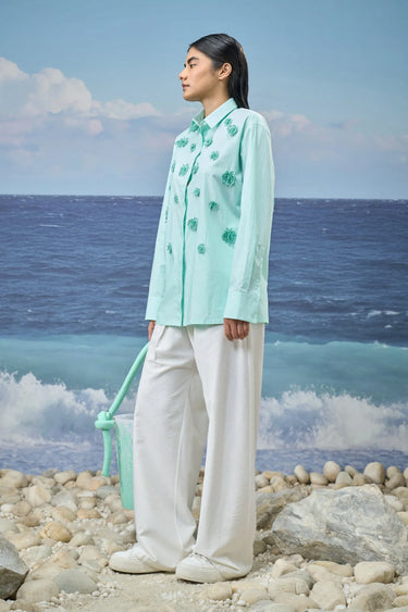 Mint green classic shirt for women with tailored fit and structured silhouette