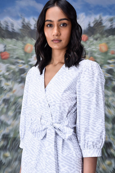 Labyrinth Print Semi Fit Wraparound- Pearl Grey