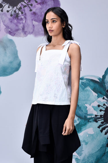 Living Flower Relaxed fit Embroidery top