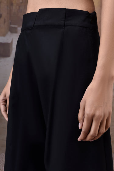 High waist black trousers women, elegant relaxed fit by Genes Lecoanet Hemant