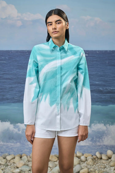 Printed shirt for women with relaxed fit and clean silhouette