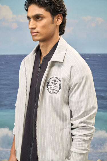 Grey bomber jacket for men with front zip closure and ribbed detailing
